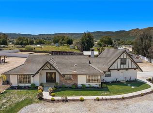 40015 Vista Rd, Hemet, CA 92543