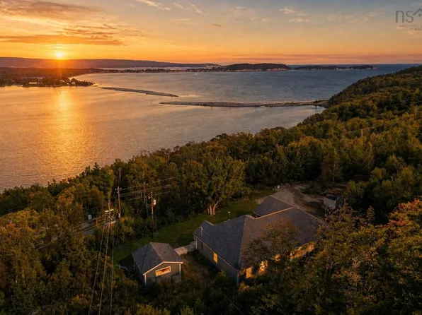 39170 Cabot Trl, Victoria, NS B0C 1L0