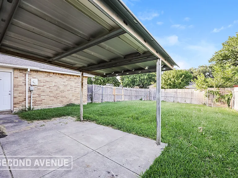 7525 Ashcrest Ln — Photo 22