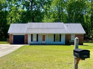 115 Whitechapel Ln, Raeford, NC 28376