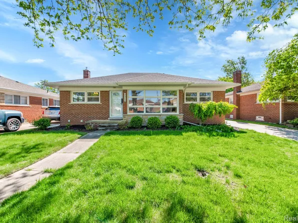3315 Syckelmoore St, Trenton, MI 48183