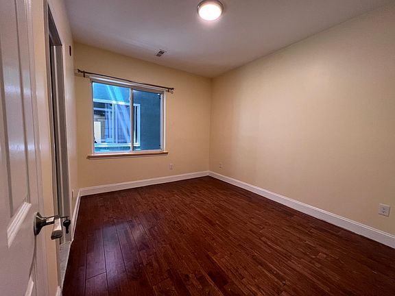 5th image of 806 N Broad St #2-B