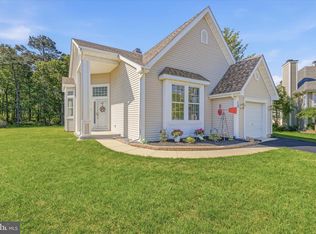 10 Deer Lake Ct, Barnegat, NJ 08005