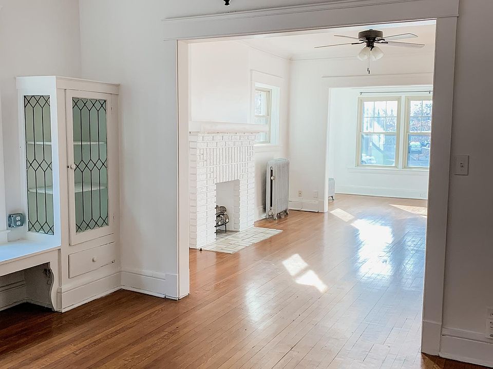 1st image of 12958 Clifton Blvd #1