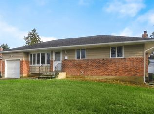 27 Harvest Ln, Commack, NY 11725