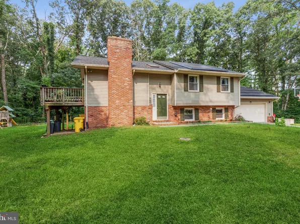 560 Dowitcher Ct, Pasadena, MD 21122