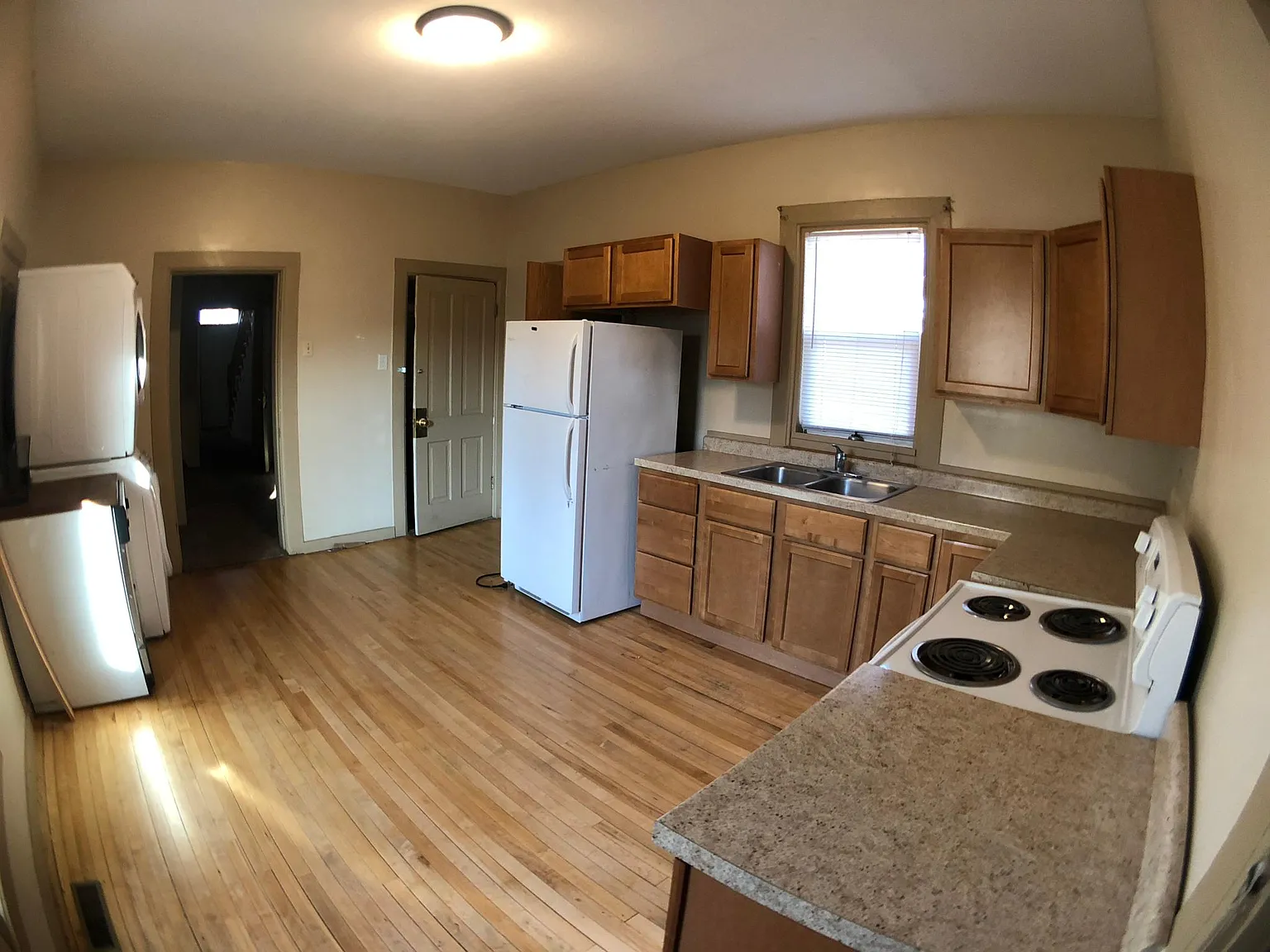 217 E King Street — Photo 4