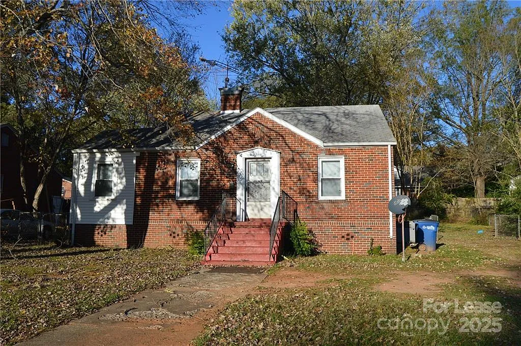 316 Westwood Drive - 1 — Photo 1