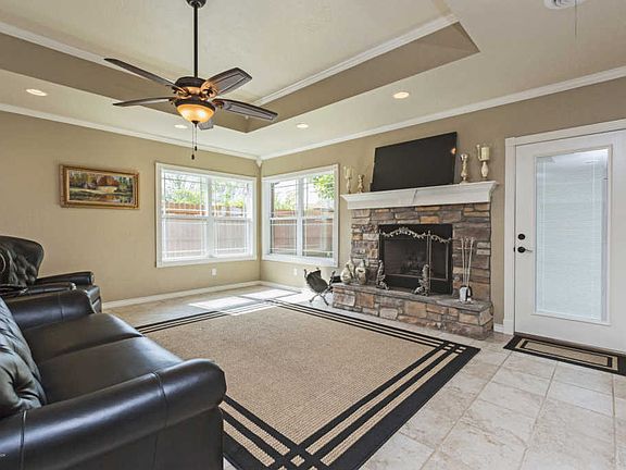 2nd image of 6000 Palmetto Trl