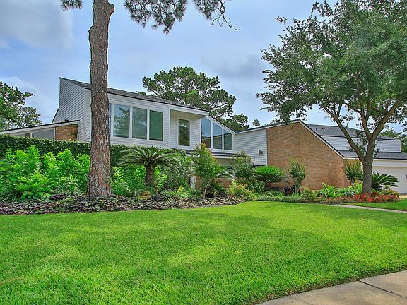 2nd image of 13802 Menasco Ct