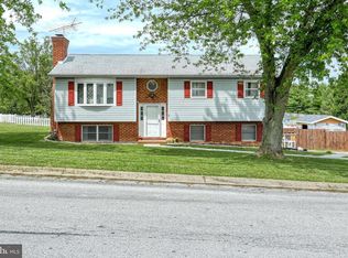 2 Frock Dr, Hanover, PA 17331