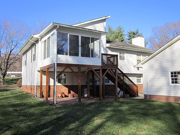 2nd image of 126 E Stadium Dr