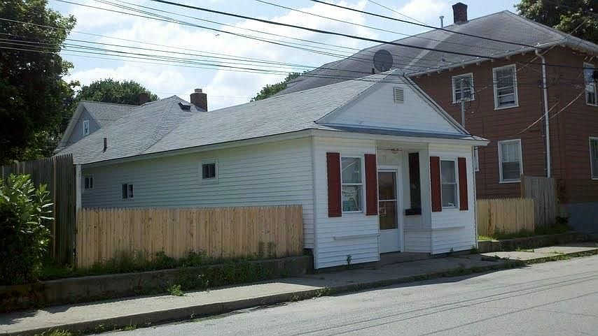 1st image of 73 Pond St