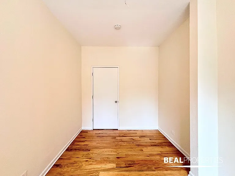 660 W Cornelia Ave #12 — Photo 9