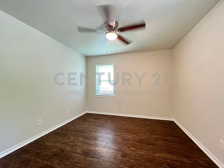114 Southmanor Ct — Photo 9