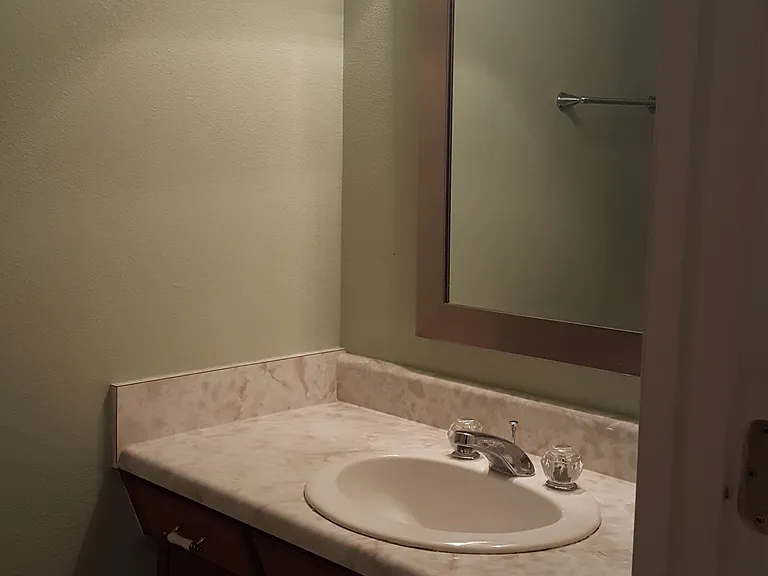 608 N Valley Dr — Photo 11