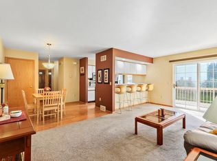 518 Hanson Rd, Stoughton, WI 53589