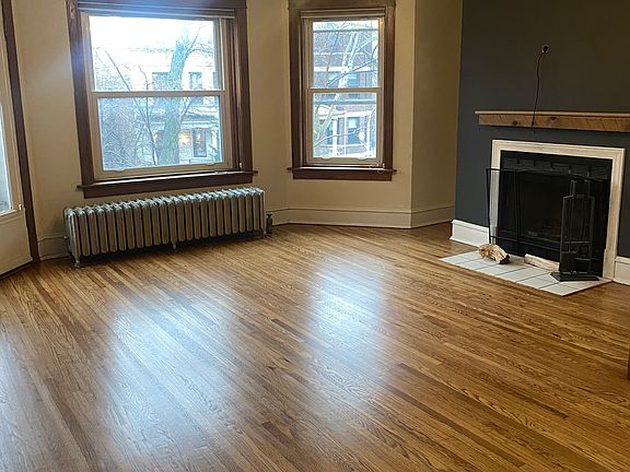 3rd image of 3654 N Janssen Ave #2