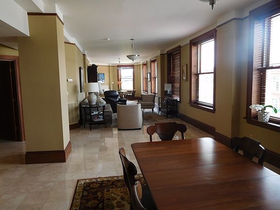 3rd image of 1280 Market St #402