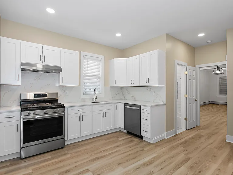 87 Paterson Ave #2 — Photo 11
