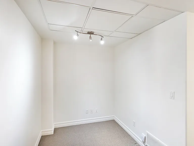 836 15th Ave SW #208 — Photo 10