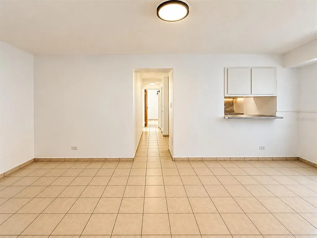 3 bed, 1.0 bath, 722 sqft, $1,300 — Photo 2