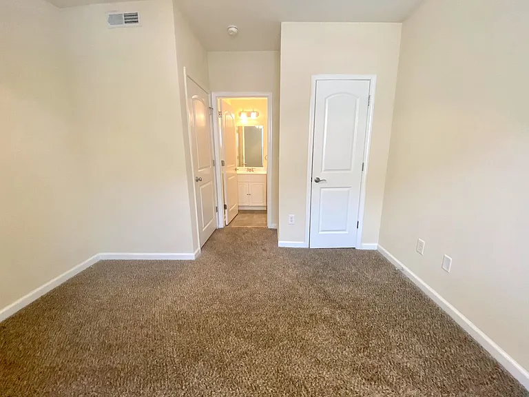11 Maverick Dr — Photo 137