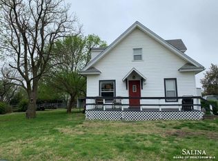 201 SE Railway Ave, Woodbine, KS 67492
