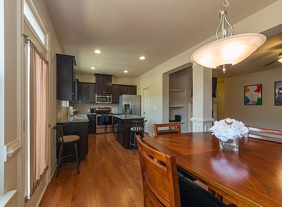 2nd image of 2410 Whiteoak Ct SE