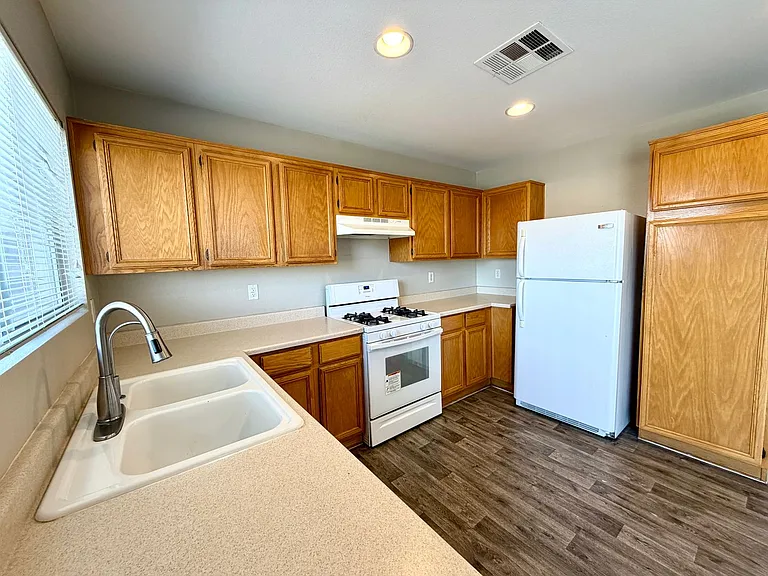 5712 Viberti Ct — Photo 11