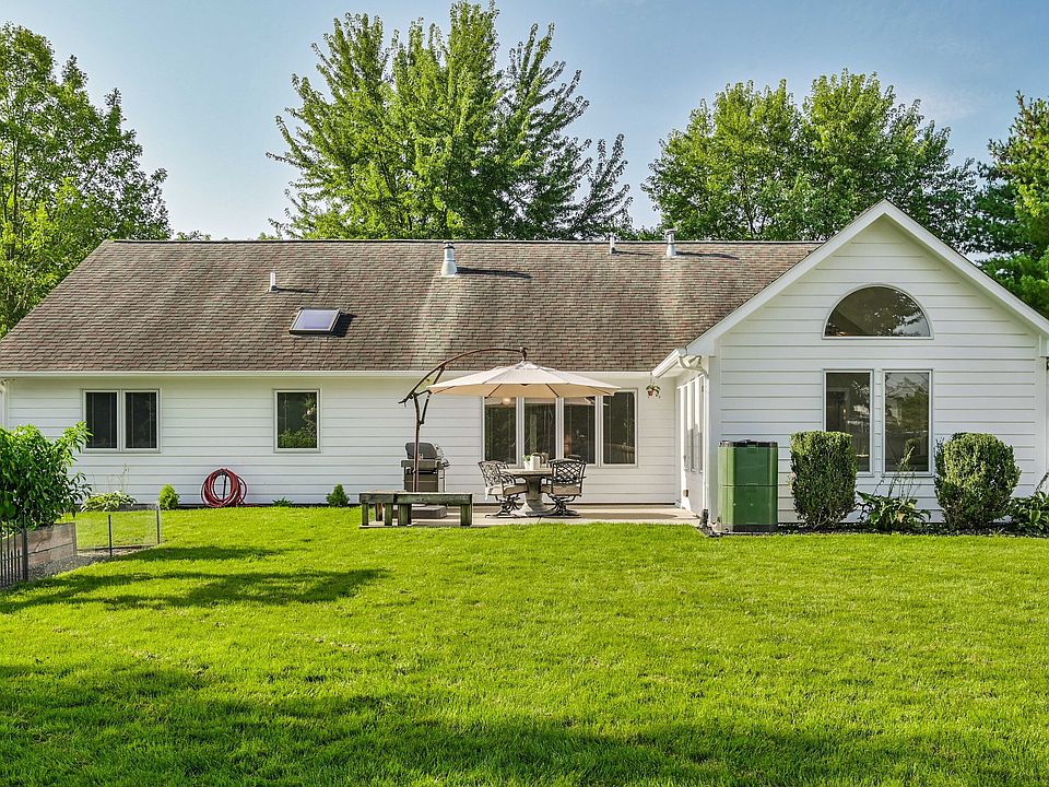 1st image of 9020 Pinecreek Ct