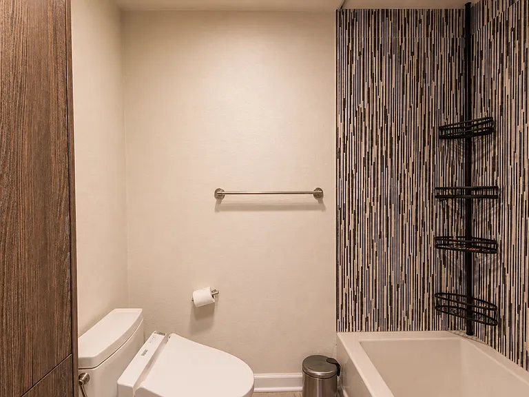 1355 N Sierra Bonita Ave #402 — Photo 27