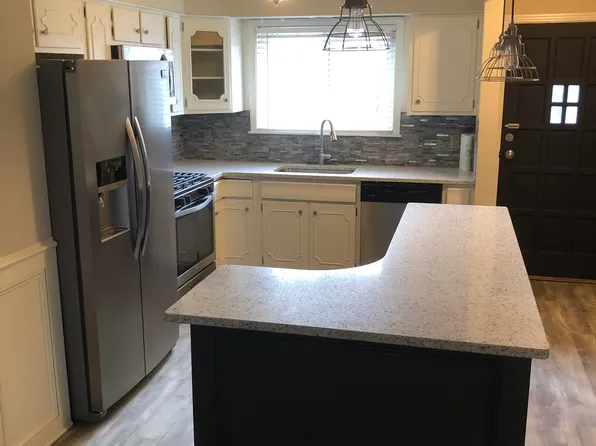 5626 W 97th St, Overland Park, KS 66207