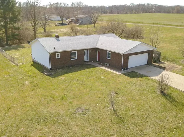 14904 Sycamore St, Grafton, IL 62037