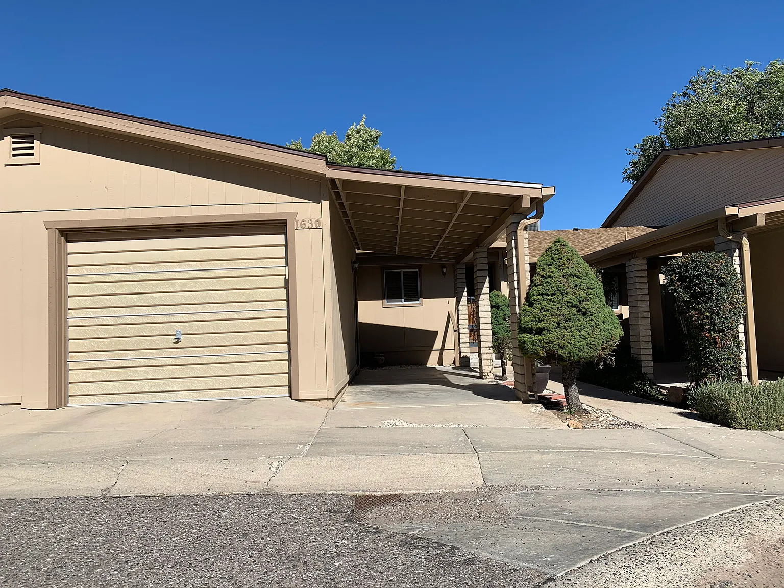 2 bed, 1.5 bath, 954 sqft, $1,695 — Photo 2