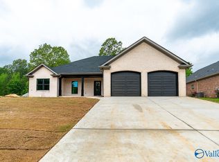79 Hawthorn Way, Trinity, AL 35673
