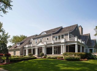 2S406 Seneca Dr, Wheaton, IL 60189