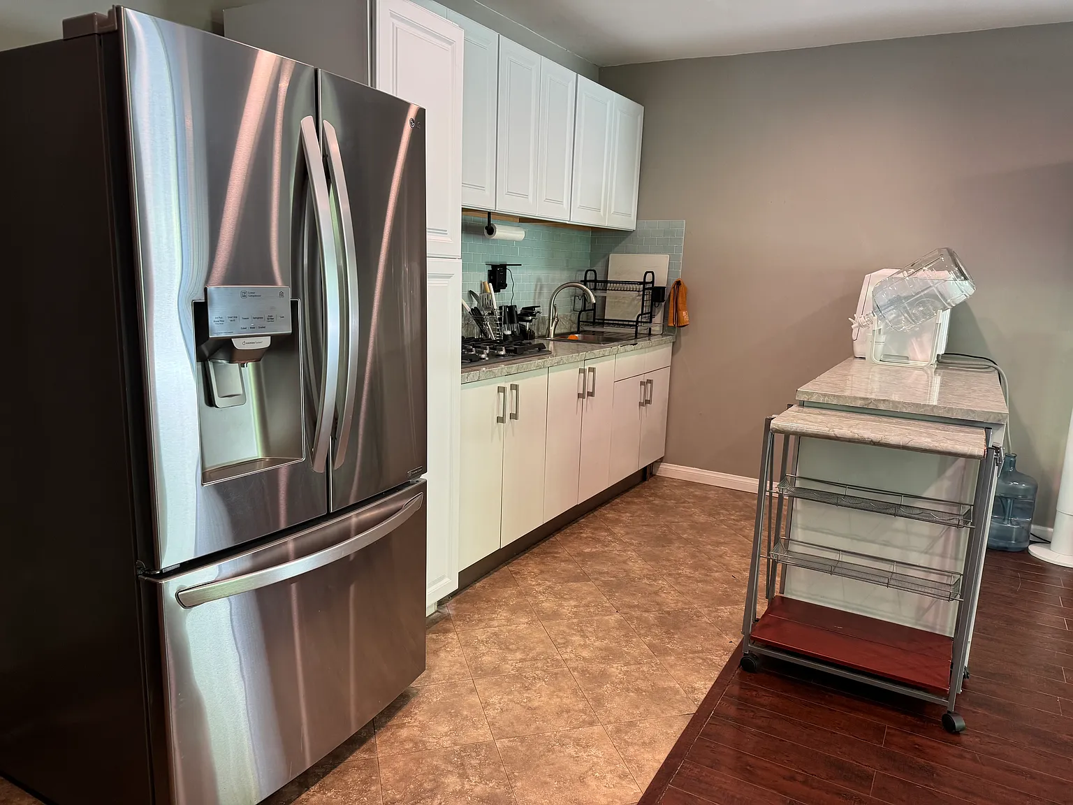 1 bed, 850 sqft, $2,600 — Photo 3