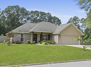 87 Sandy Ln, Hattiesburg, MS 39402