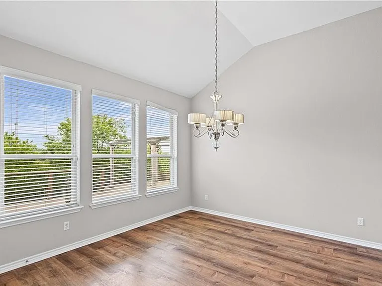 3381 Vineyard Trl — Photo 5