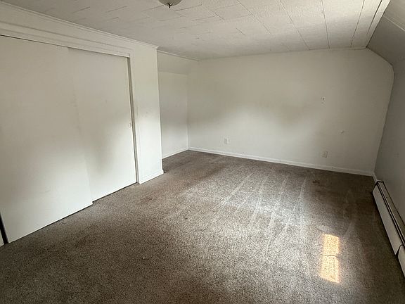 4th image of 381 Shanley St #4