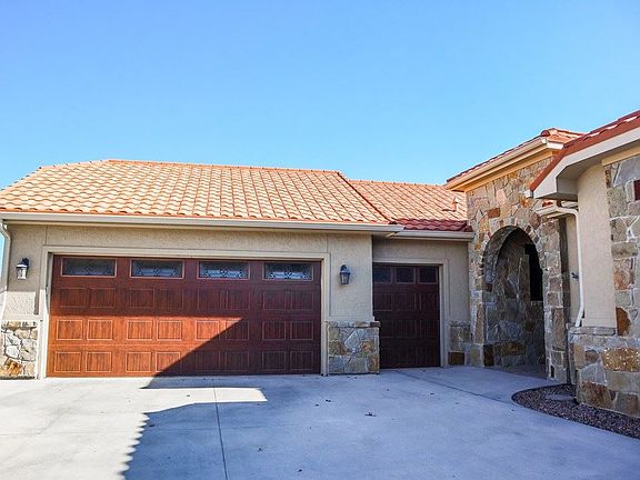 3rd image of 2029 Valleyview Dr