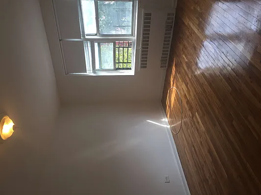 Rented by Contact Realty | media 29