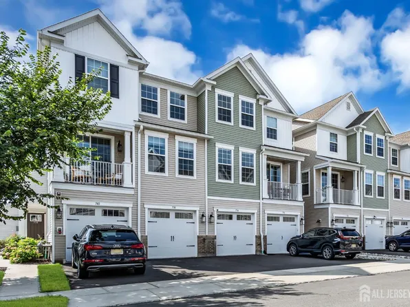 734 Station Rd, Dunellen, NJ 08812