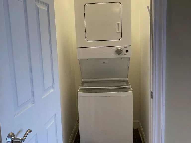 4-6 Sheridan Ave #4A — Photo 12