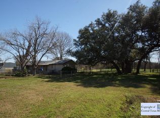 360 Buerger Ln, Seguin, TX 78155
