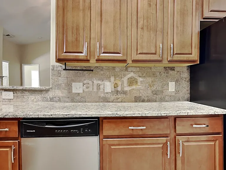 7194 Caley St — Photo 3
