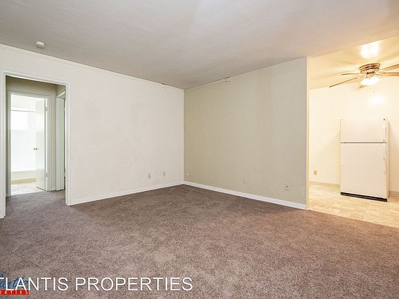 3rd image of 420 S 3rd St APT 05