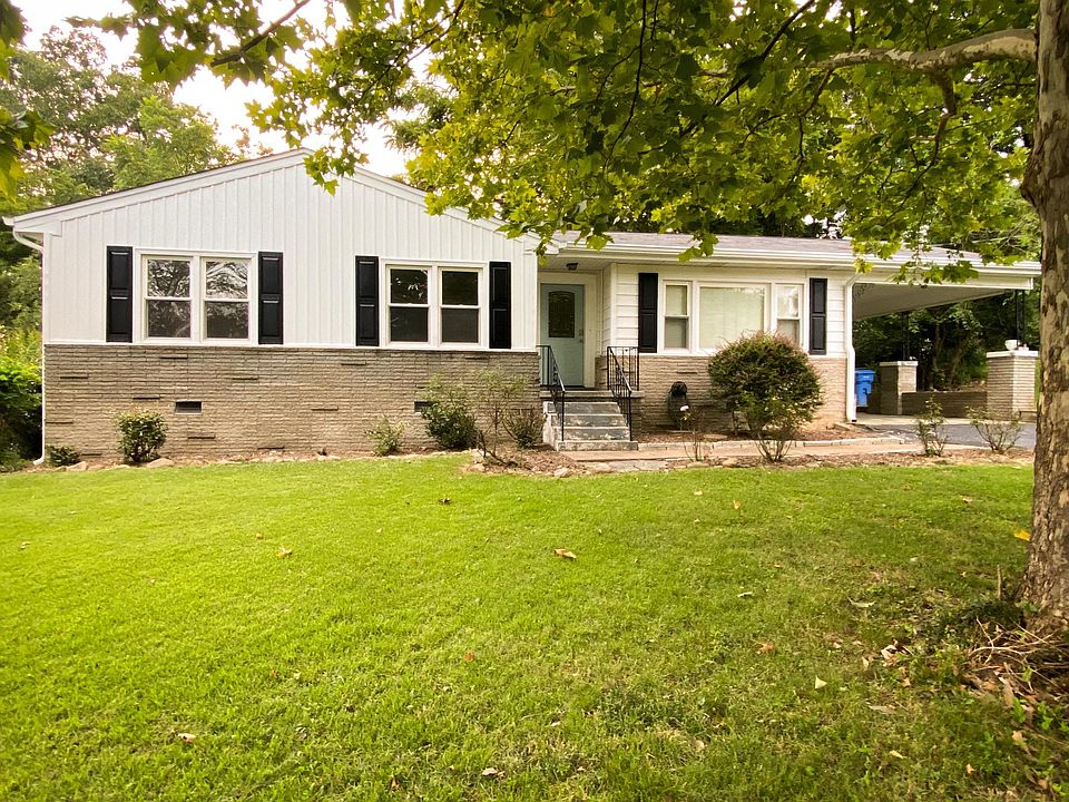 1st image of 550 Acorn Ct