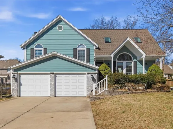 4070 SW Camelot Dr, Lees Summit, MO 64082